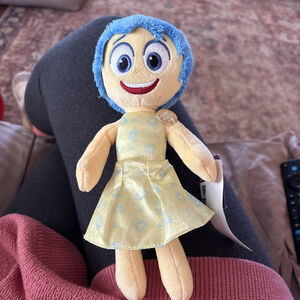 2024 Disney PIXAR INSIDE OUT 2 Movie 9" JOY Plush NWT Talking